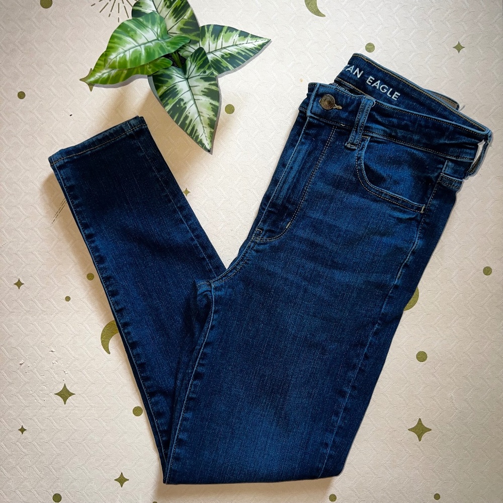 American Eagle Next Level Super High-Waisted Jegging in Dark Wash - 8 Short